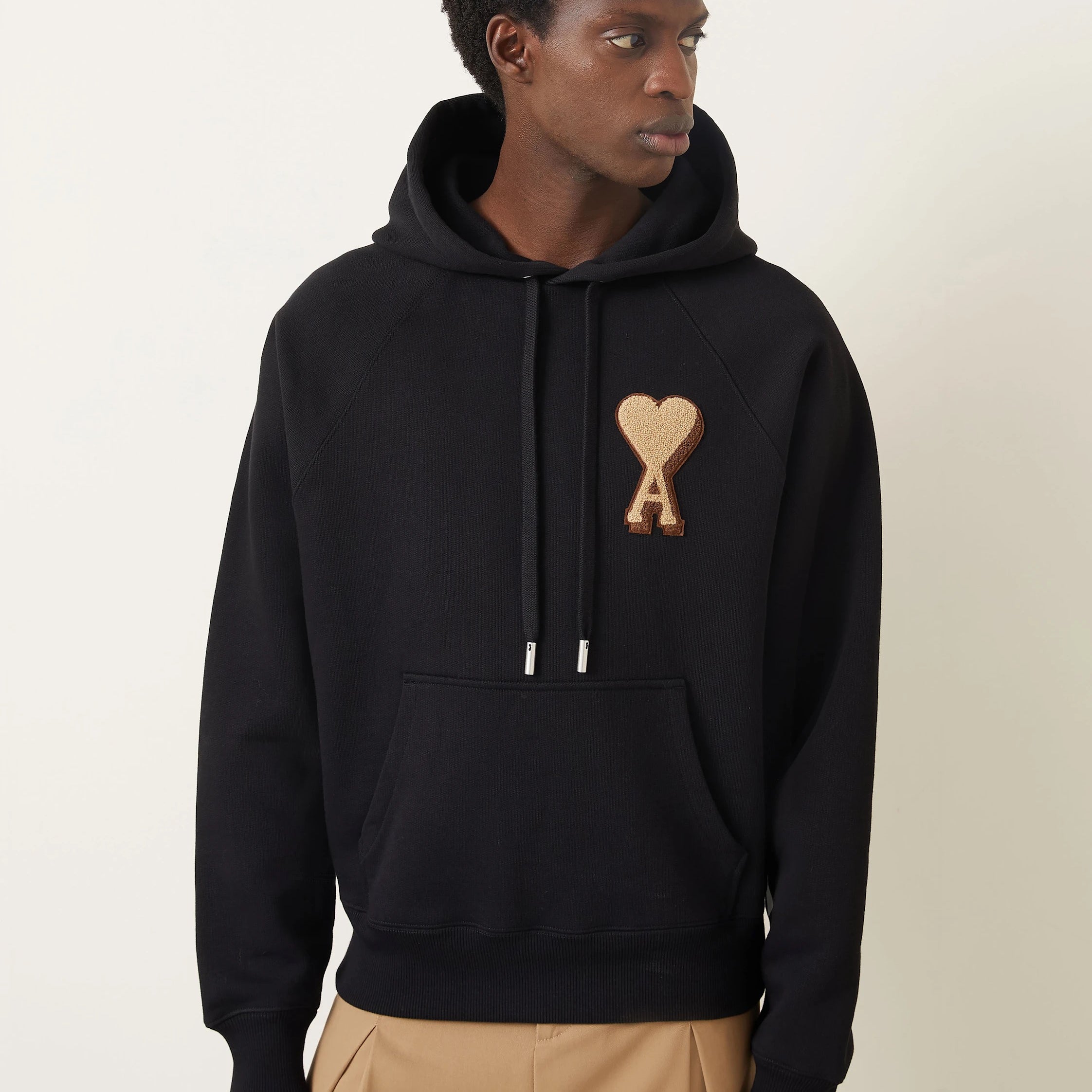 KAPUZENPULLOVER aus schwarzer Baumwolle