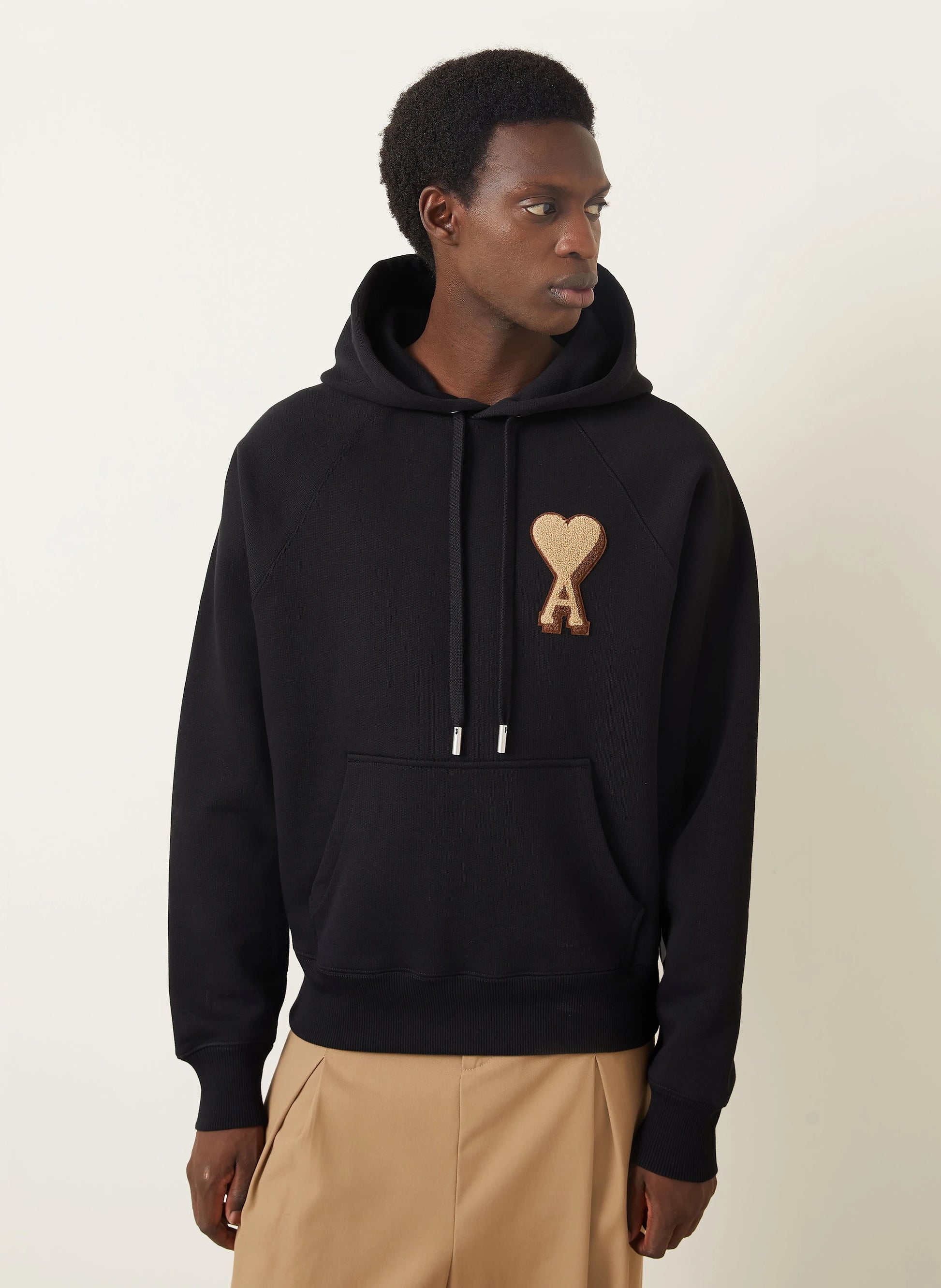 KAPUZENPULLOVER aus schwarzer Baumwolle