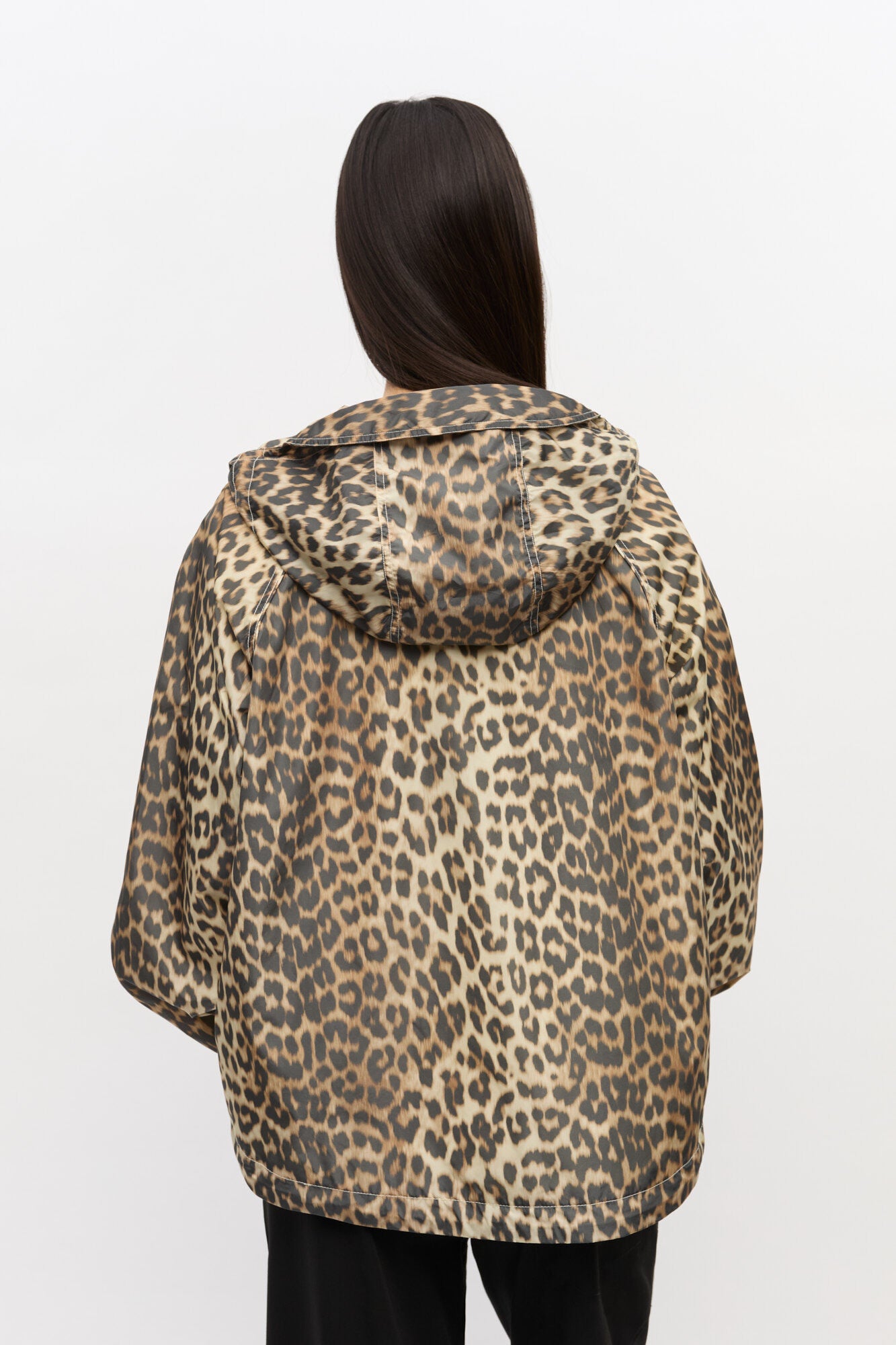Nylonjacke mit Leopardenmuster