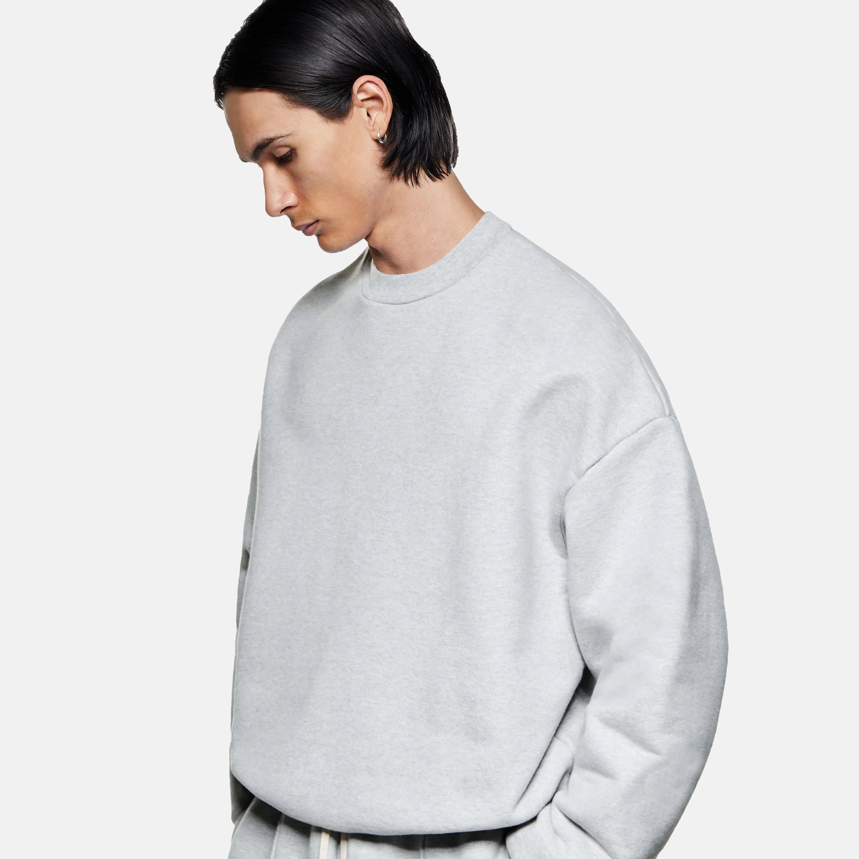 800 GSM SUPERWEIGHT CREWNECK