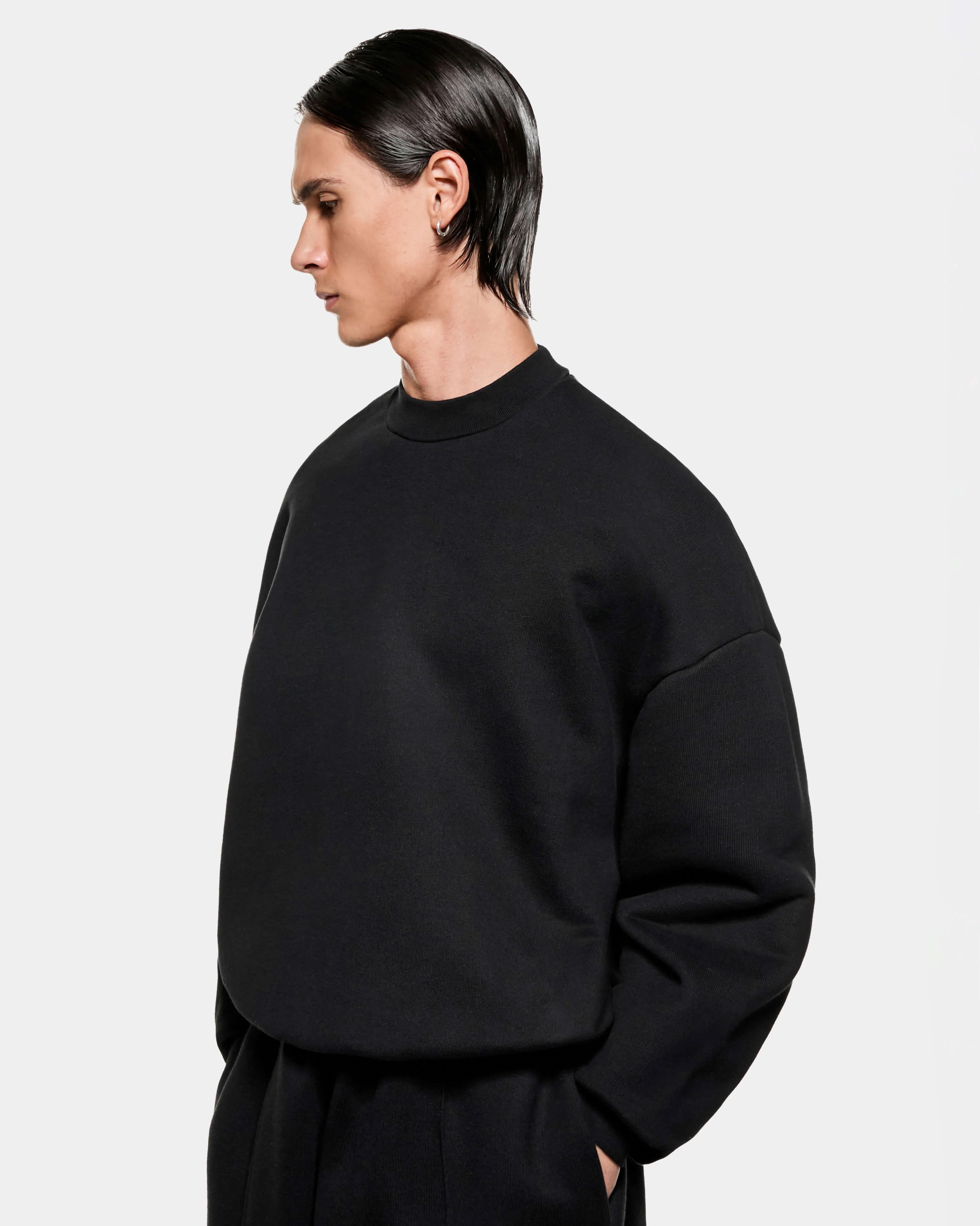 800 GSM SUPERWEIGHT CREWNECK