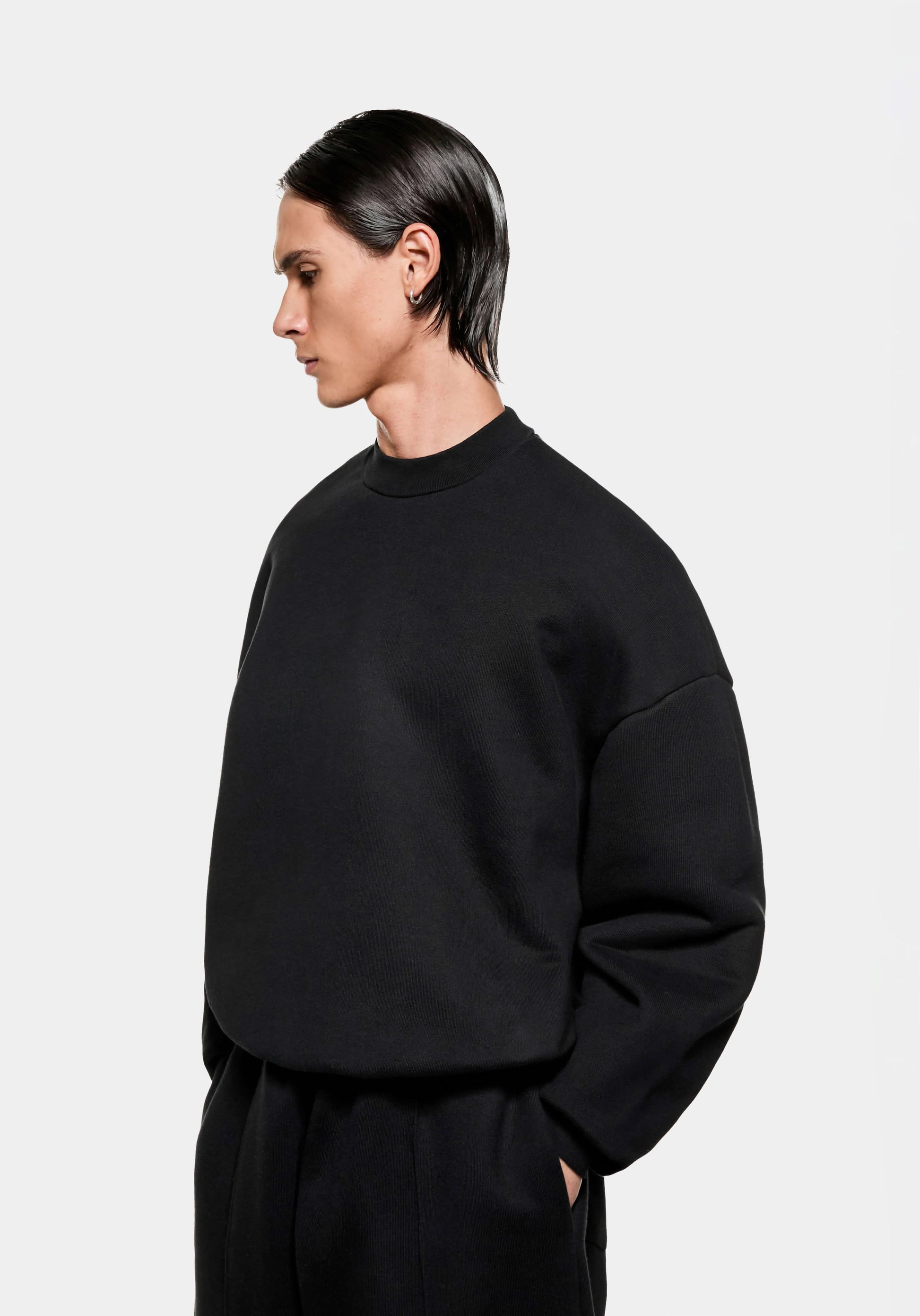 800 GSM SUPERWEIGHT CREWNECK