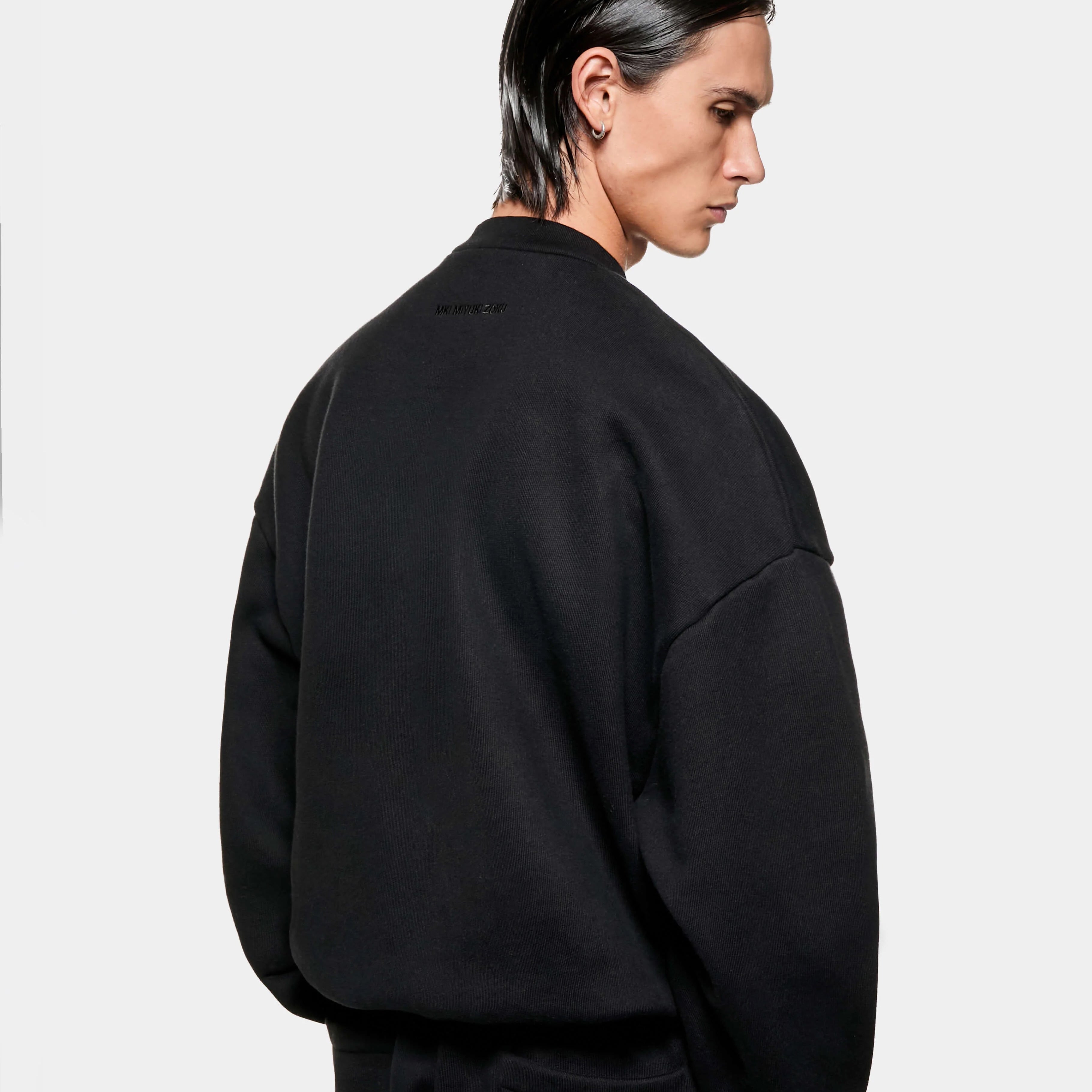 800 GSM SUPERWEIGHT CREWNECK