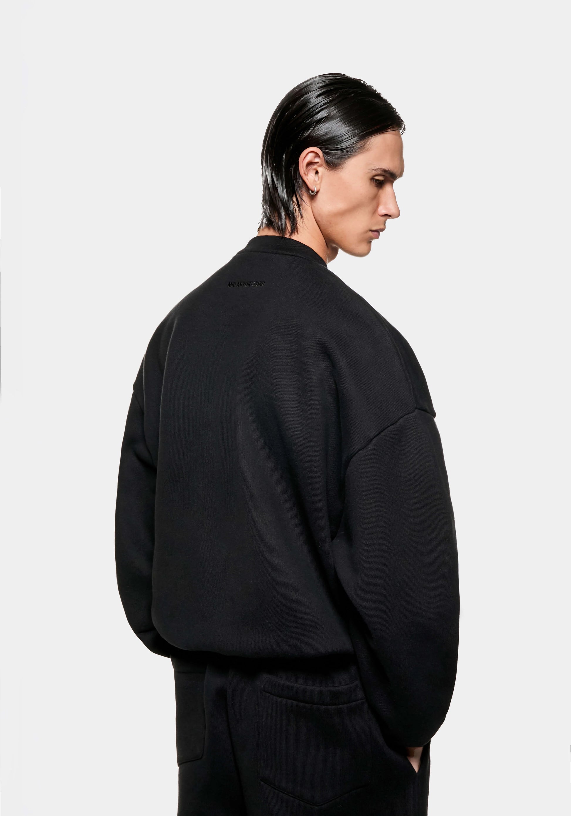 800 GSM SUPERWEIGHT CREWNECK