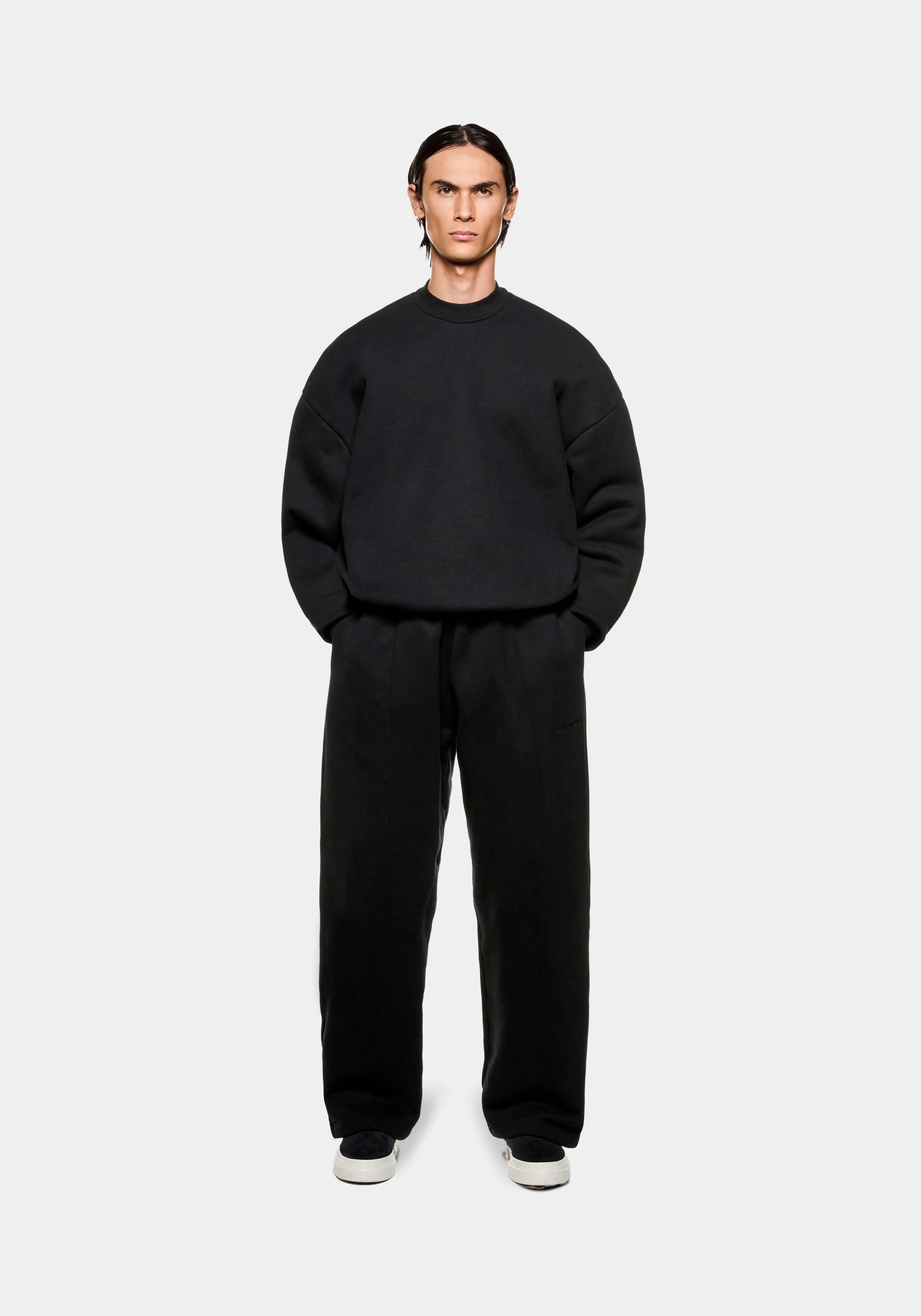 800 GSM SUPERWEIGHT CREWNECK