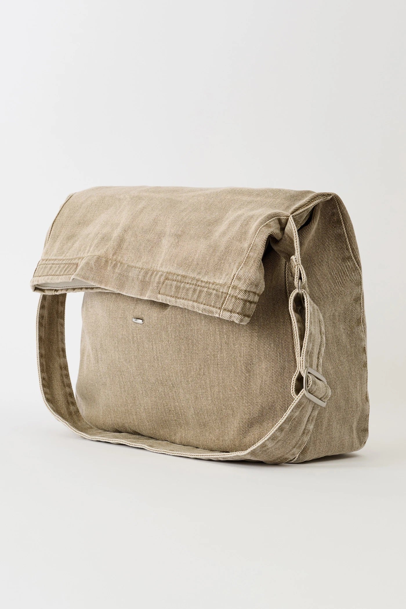 SLING BAG