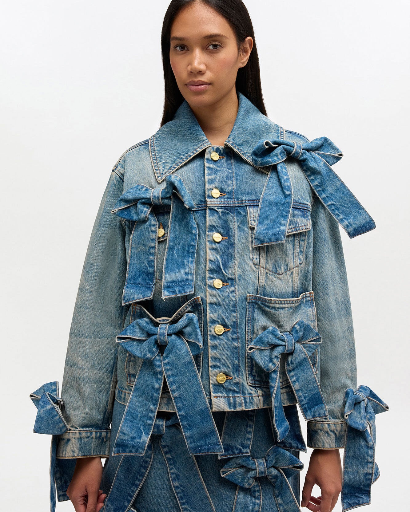 Jeansjacke aus leichtem Denim