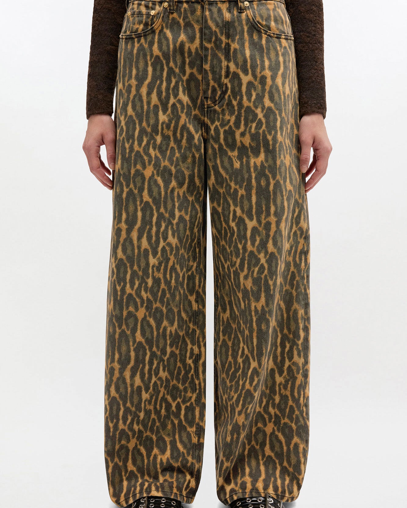 Baggy-Jeans mit Leopardenmuster
