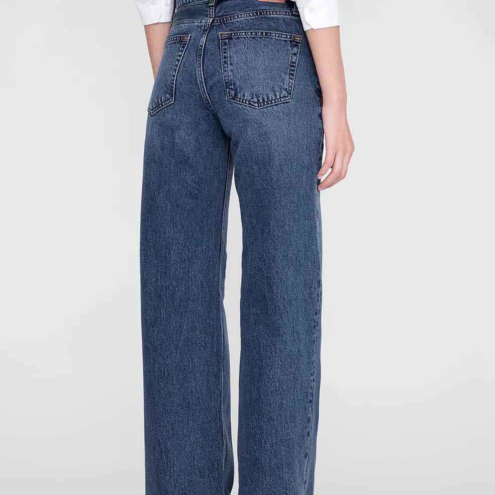 Hugh Jean 34"