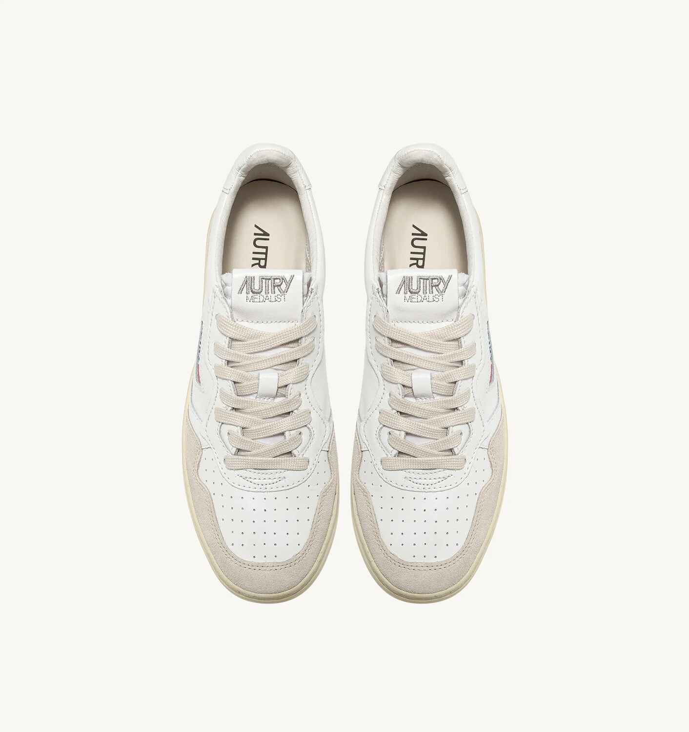 SNEAKERS MEDALIST LOW AUS WEIßEM LEDER UND BEIGEM WILDLEDER