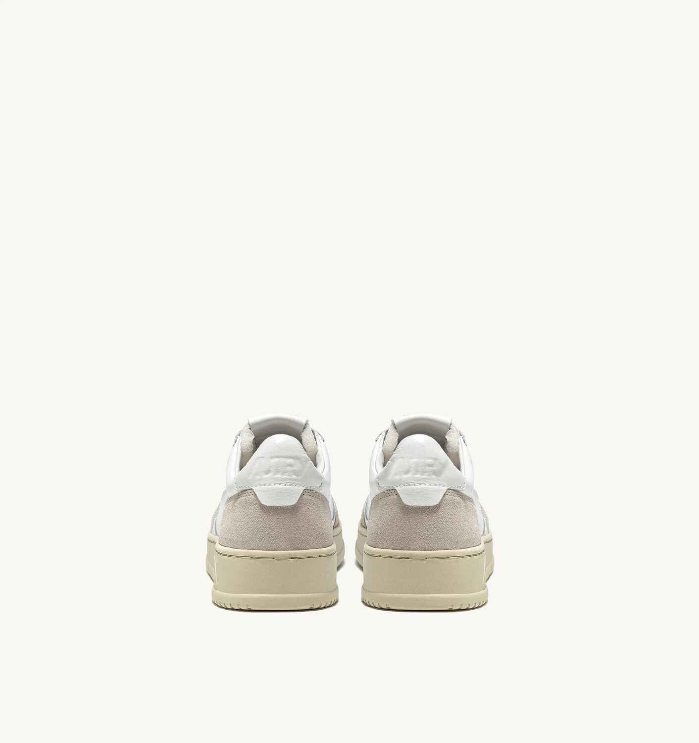 SNEAKERS MEDALIST LOW AUS WEIßEM LEDER UND BEIGEM WILDLEDER