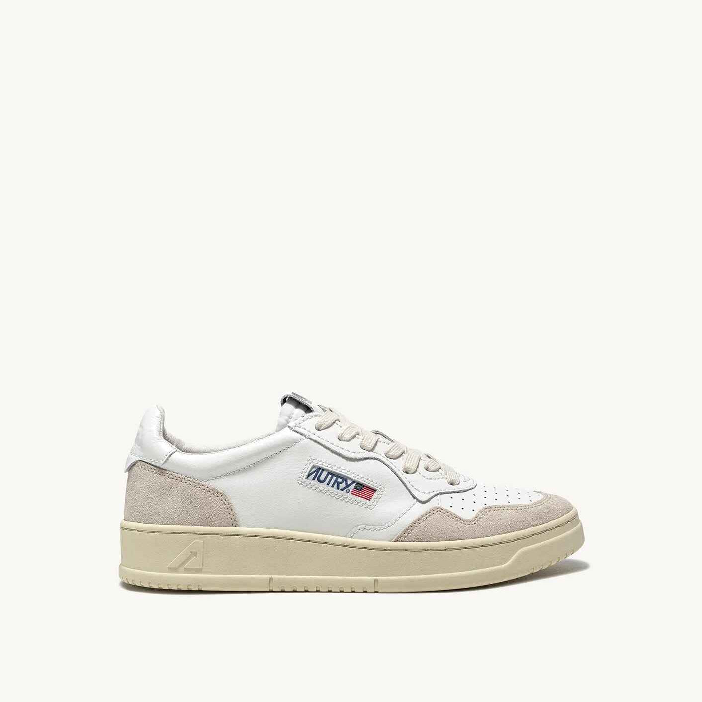 SNEAKERS MEDALIST LOW AUS WEIßEM LEDER UND BEIGEM WILDLEDER