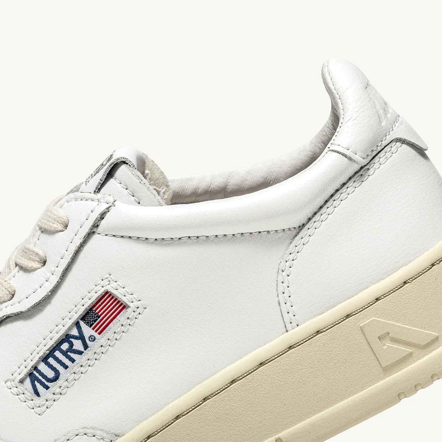 SNEAKERS MEDALIST LOW AUS WEISSEM LEDER