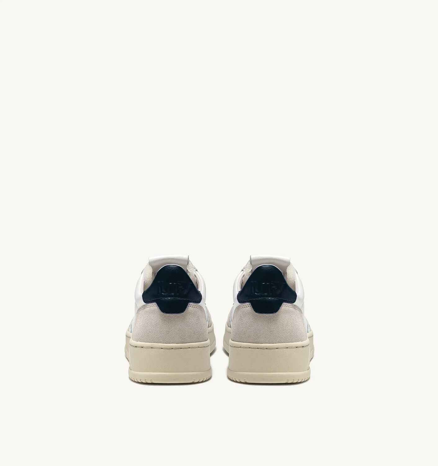 SNEAKERS MEDALIST LOW AUS WEIßEM UND BLAUEM LEDER UND BEIGEM WILDLEDER
