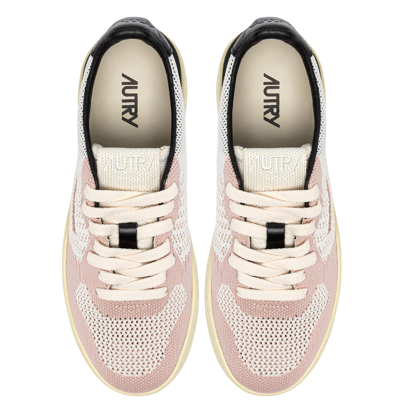 SNEAKERS MEDALIST EASEKNIT LOW AUS STRICK IN ELFENBEIN, SCHWARZ UND POWDER