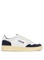 SNEAKERS MEDALIST LOW AUS LEDER IN WEISS UND WILDLEDER IN OCEANO