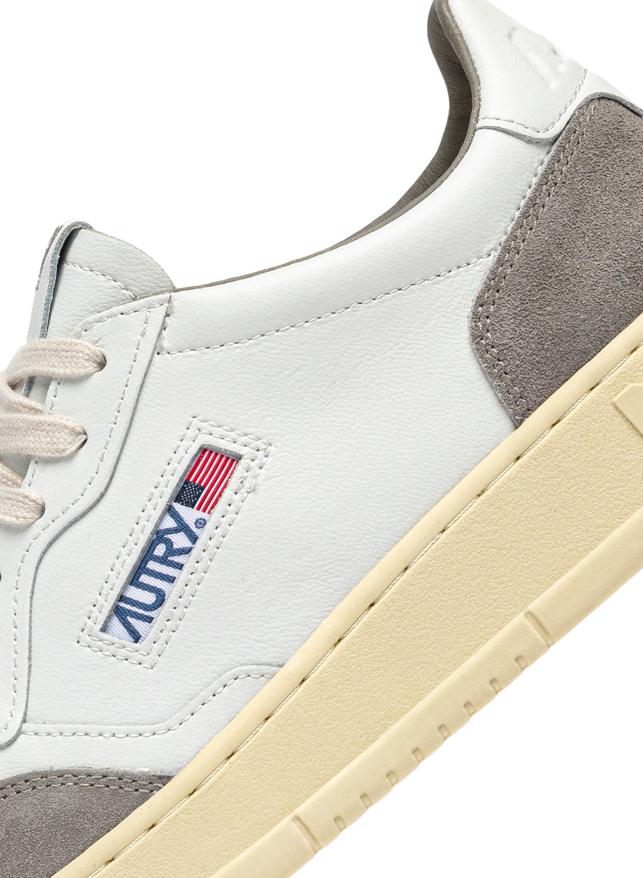 SNEAKERS MEDALIST LOW AUS LEDER IN WEISS UND WILDLEDER IN VAPOR