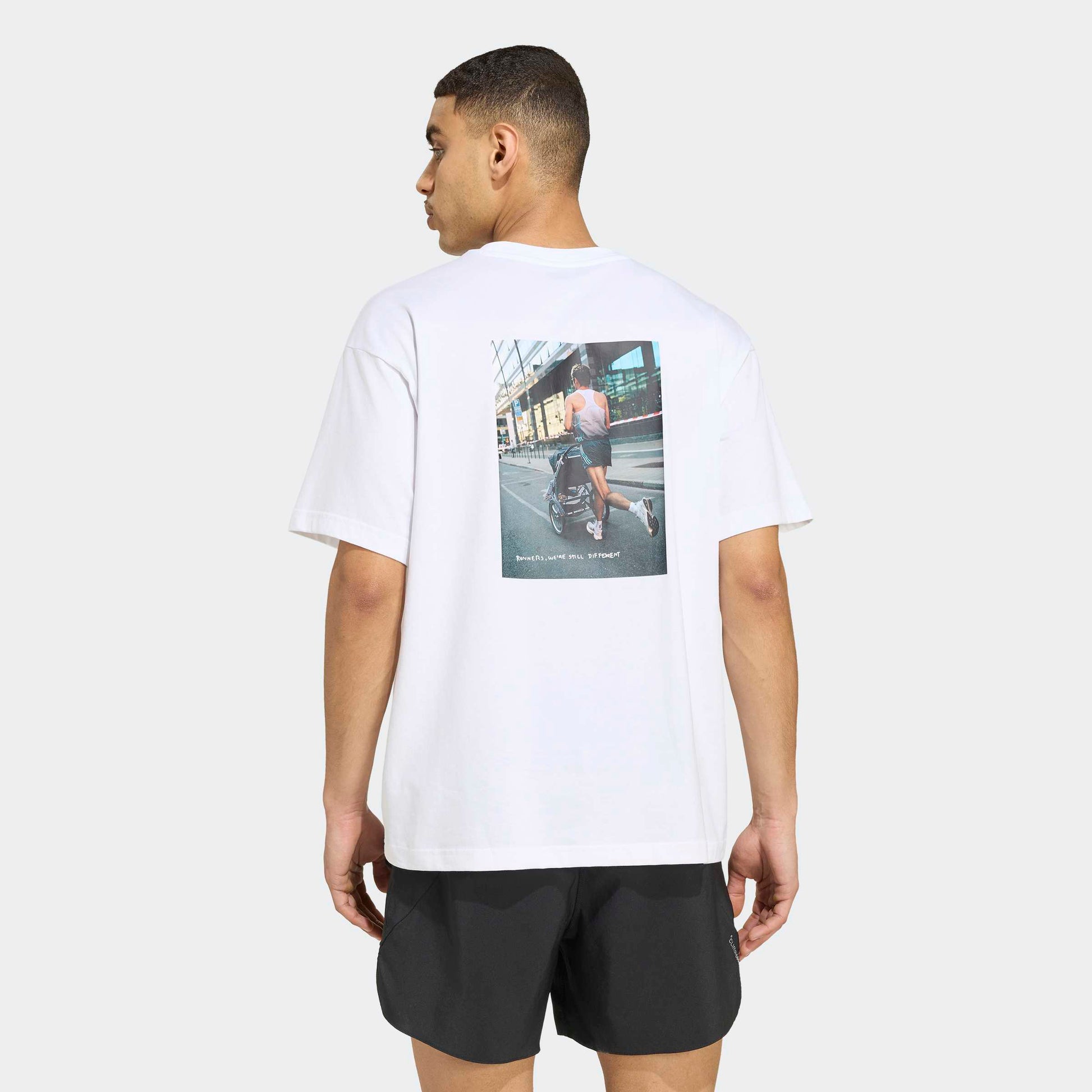 RUNNERS WE ARE DIFFERENT GRAFIK T-SHIRT