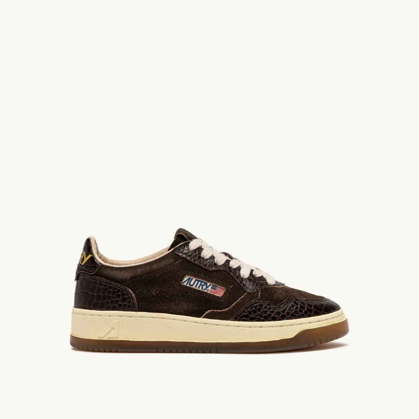 SNEAKERS MEDALIST LOW AUS WILDLEDER UND LEDER IN MUSTANG UND MARRONE