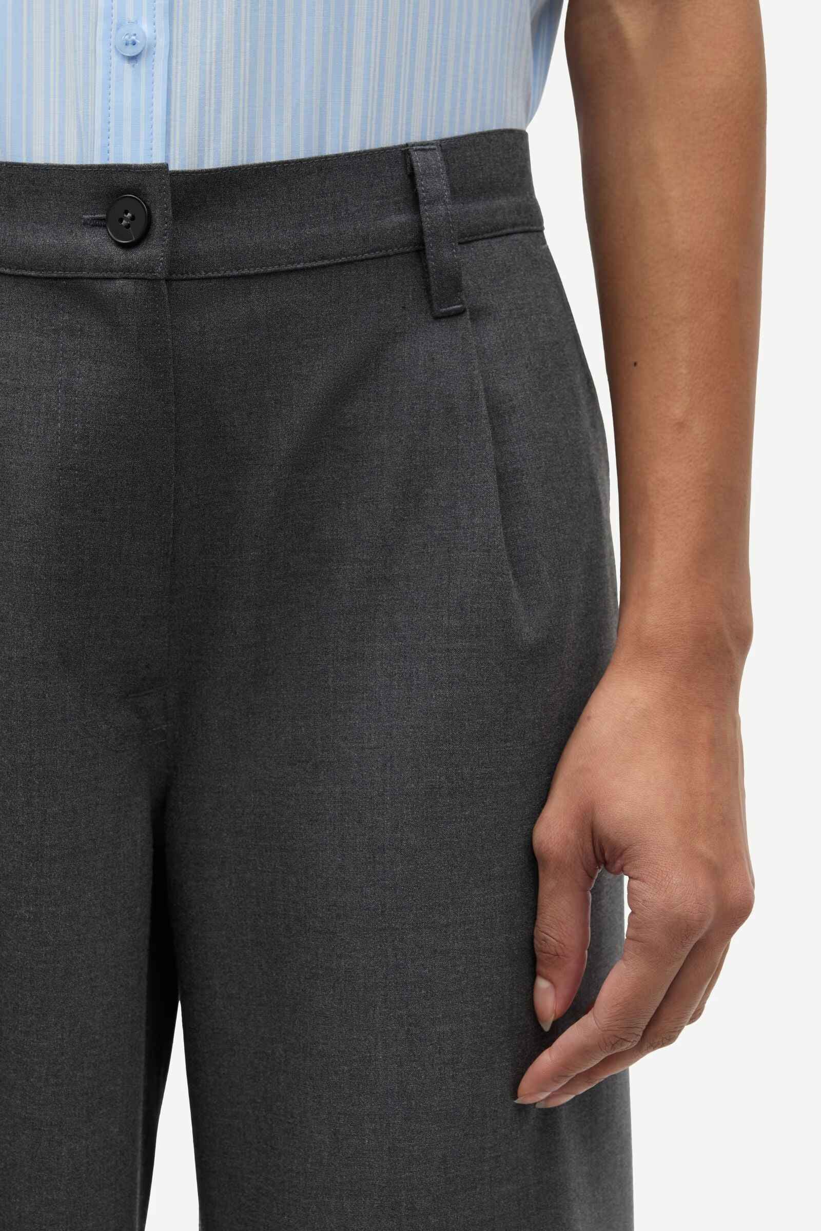 SAHARPER PLEAT SHORTS 16054