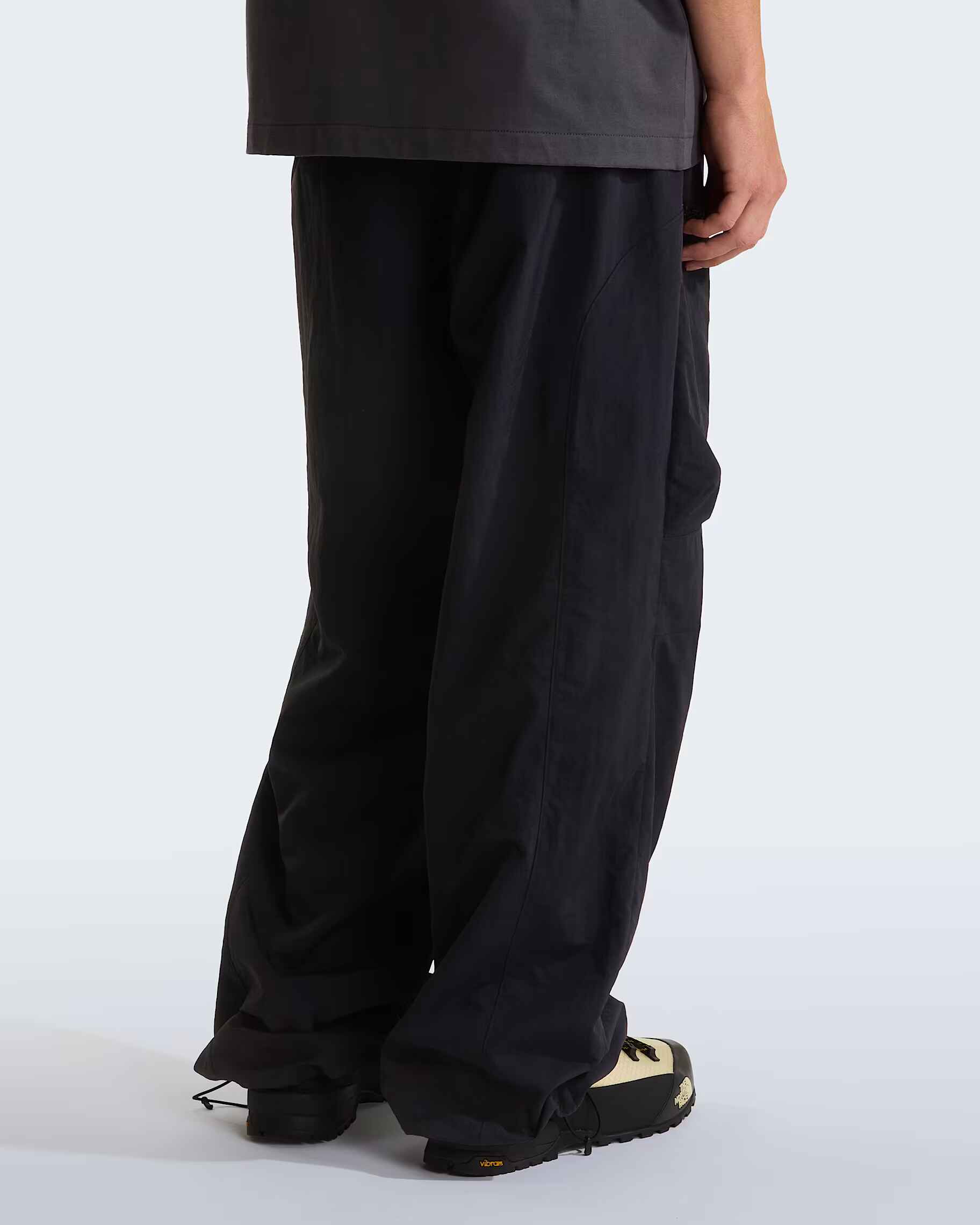 NSE Hose mit Gürtel in Unisex