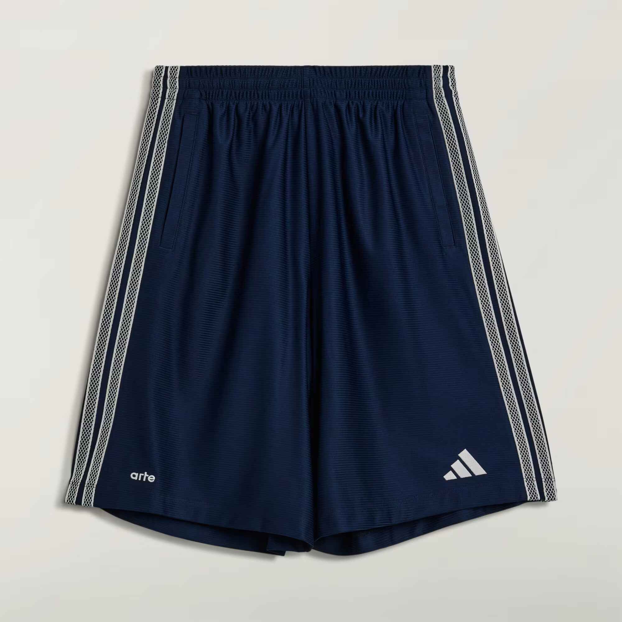 adidas x Arte Antwerp Fußballshorts
