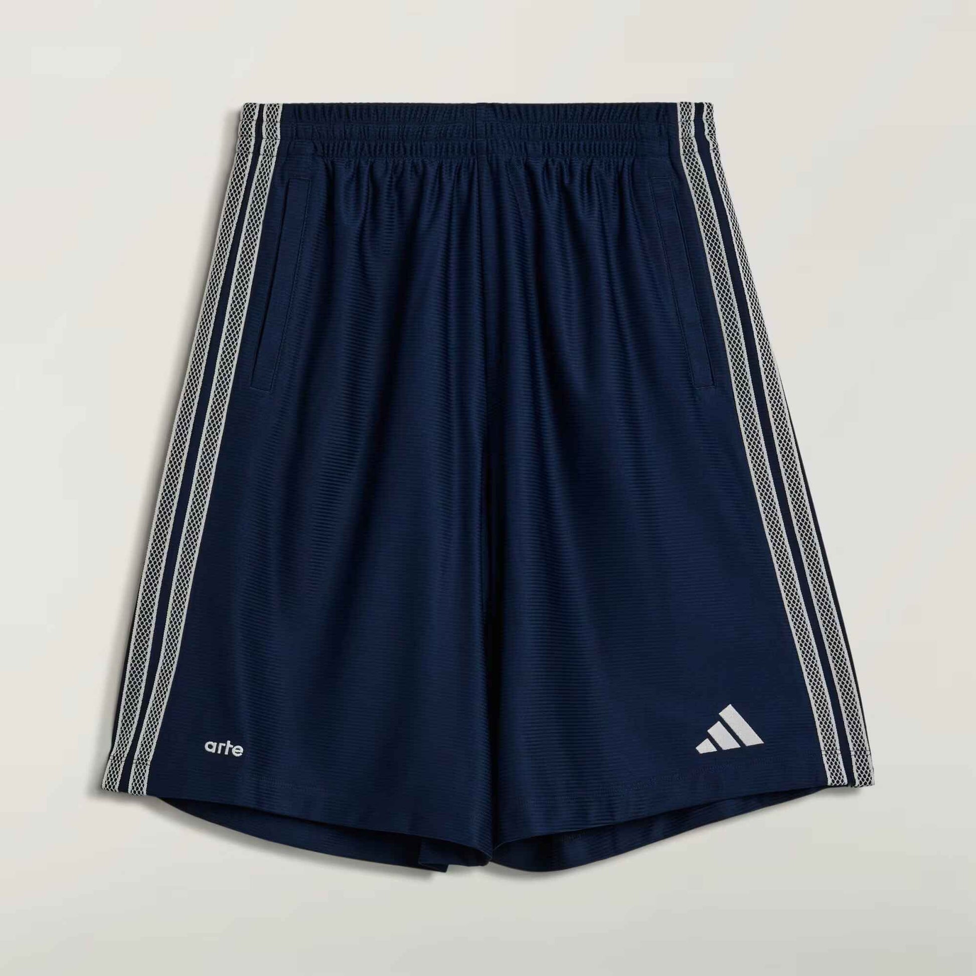adidas x Arte Antwerp Fußballshorts