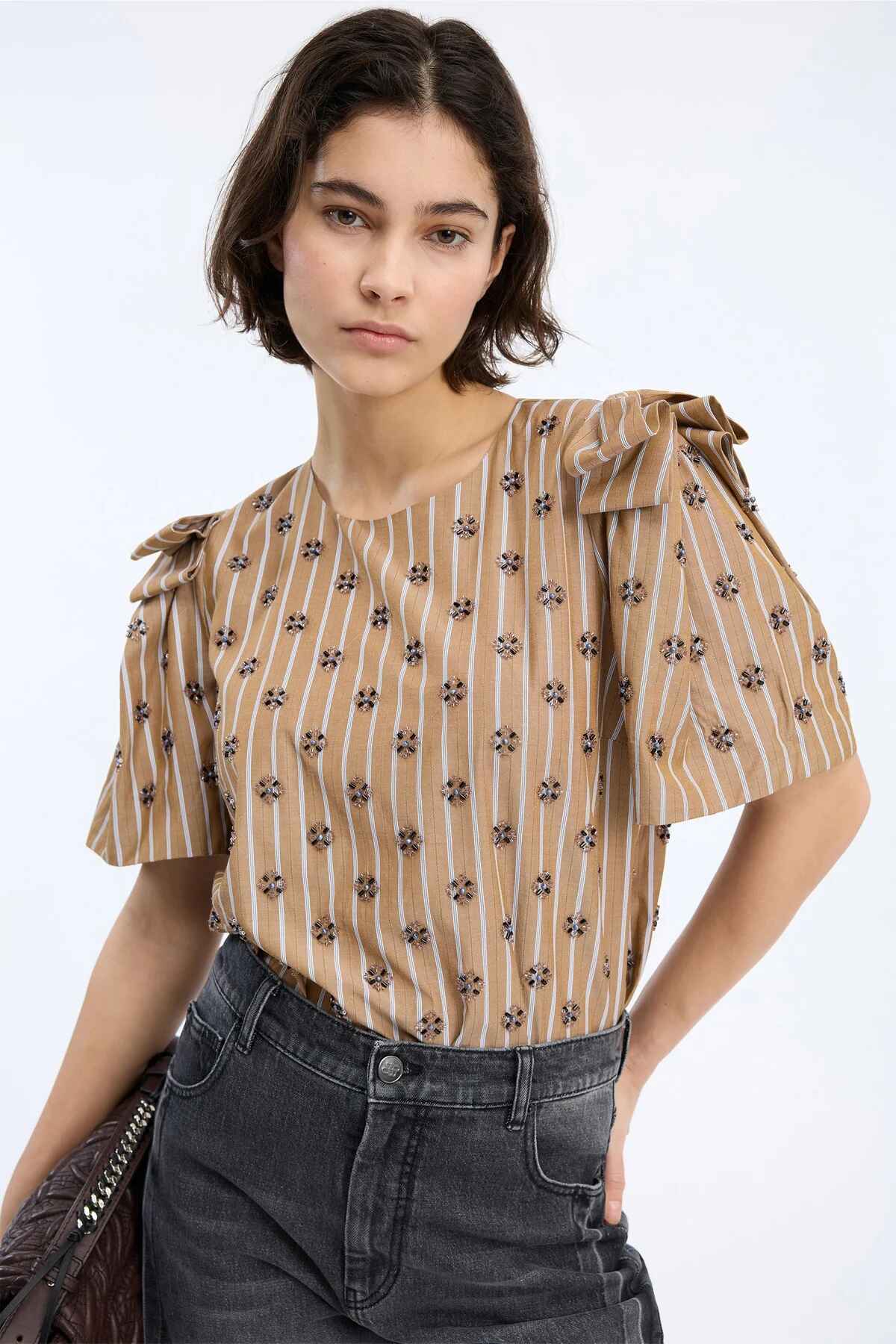 VAPOURI Top